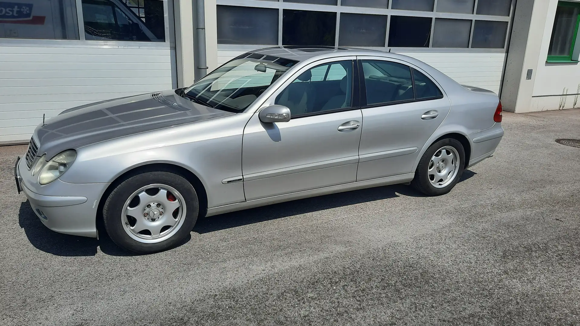 Mercedes-Benz E 200 E 200 Avantgarde CDI Avantgarde - 1