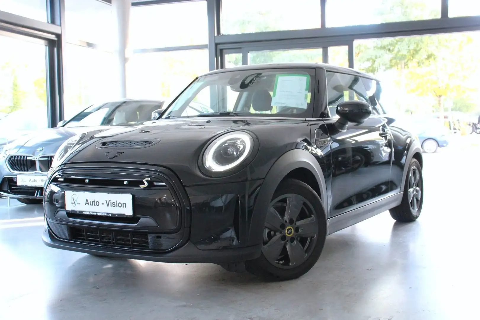 MINI Cooper SE Essential Trim *LED*Navi*Sportsitze Schwarz - 1