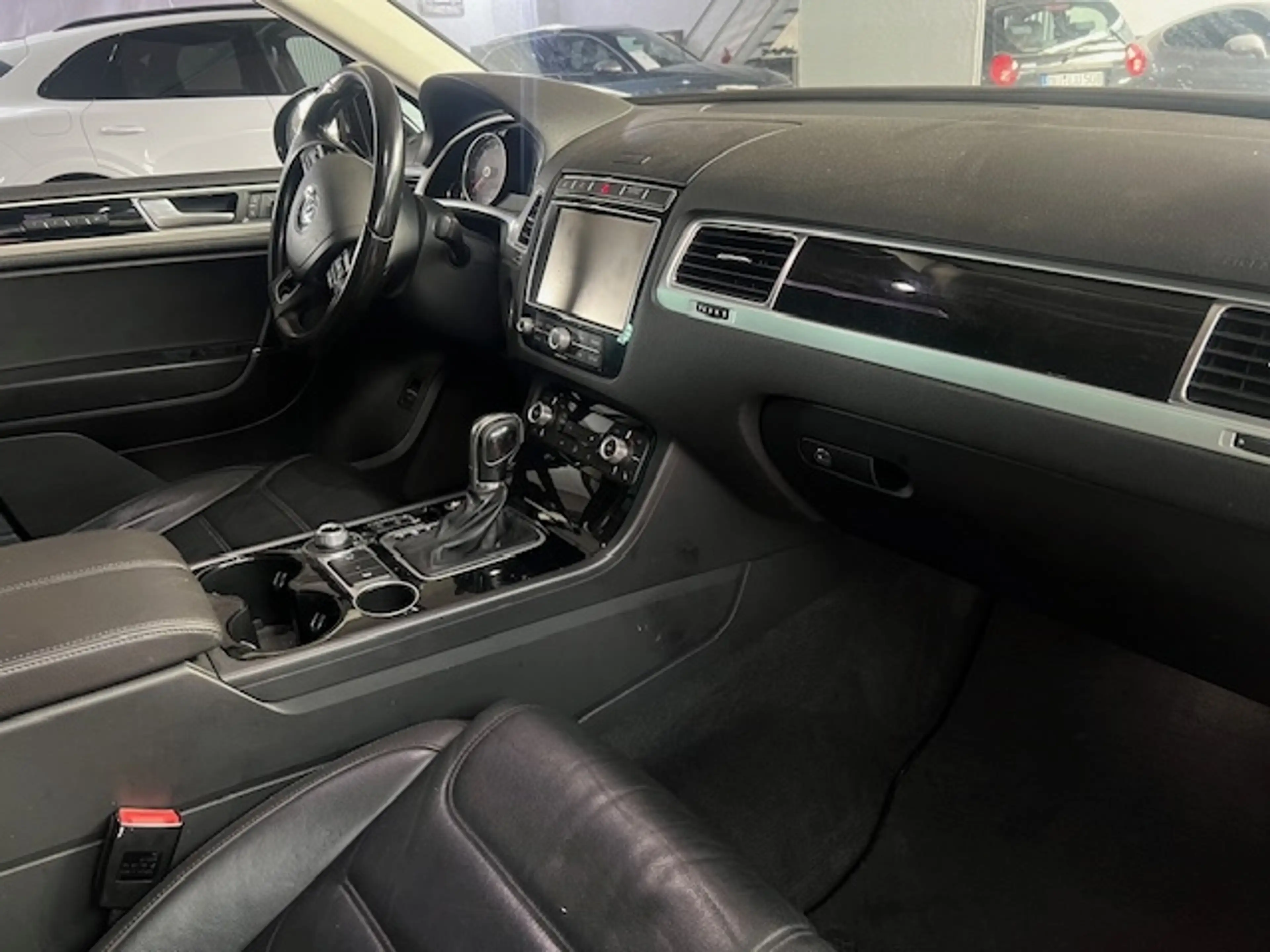 Volkswagen Touareg V6 TDI 4Motion 3.0 Sportpaket Pano StandHZG AHK-el — photo 9