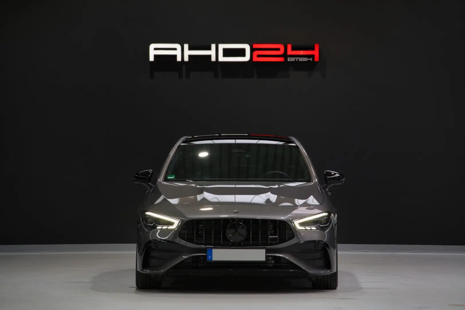 Mercedes-Benz CLA 200 CLA 200d AMG  AMG Line Grau - 2