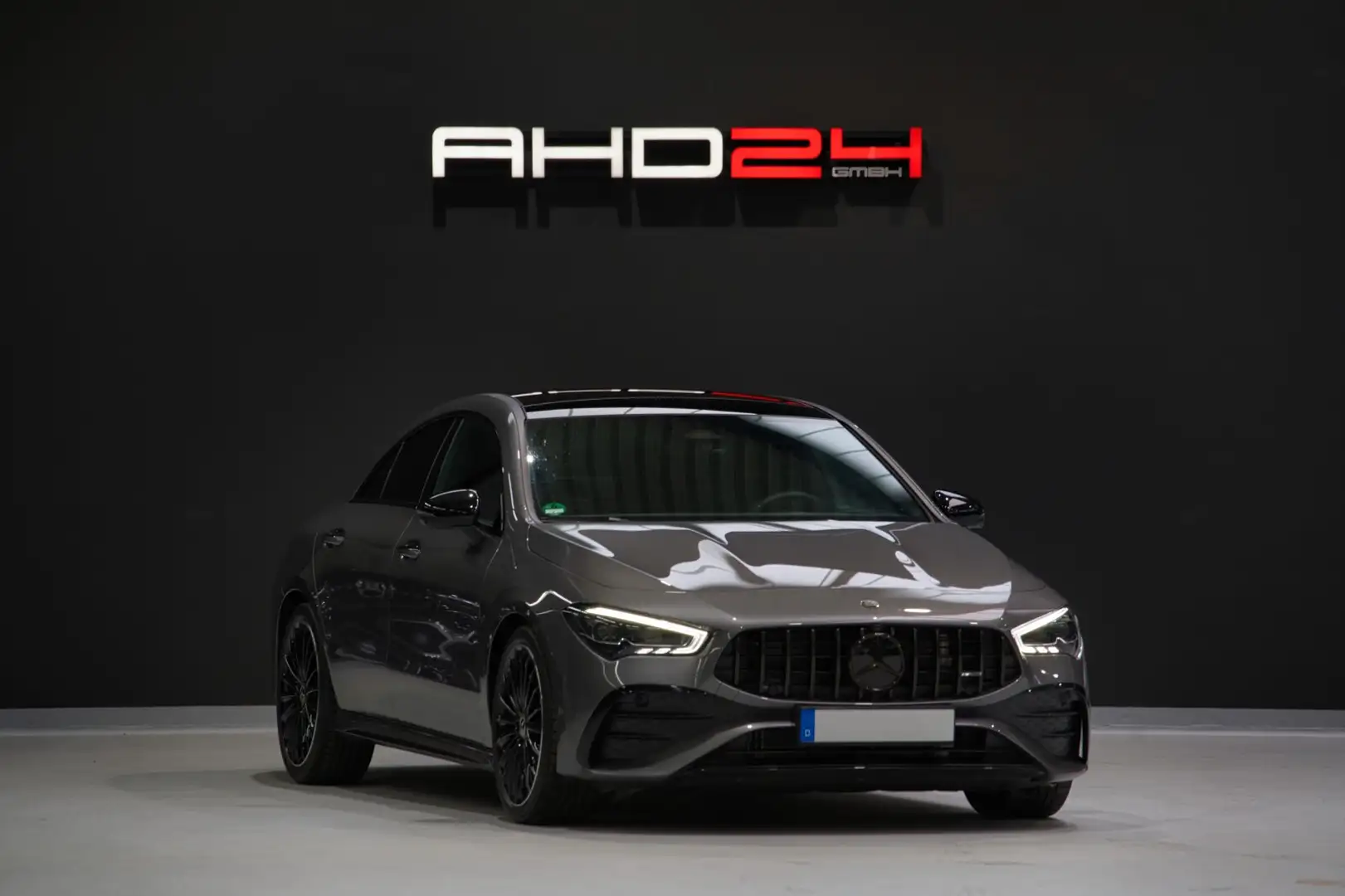 Mercedes-Benz CLA 200 CLA 200d AMG Grau - 1