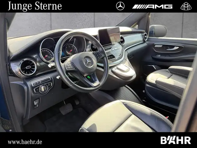 Mercedes-Benz V-Class view 11