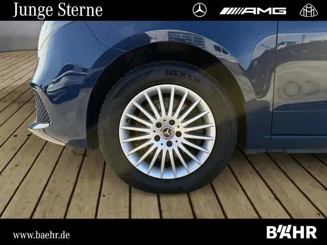 Mercedes-Benz V-Class view 6