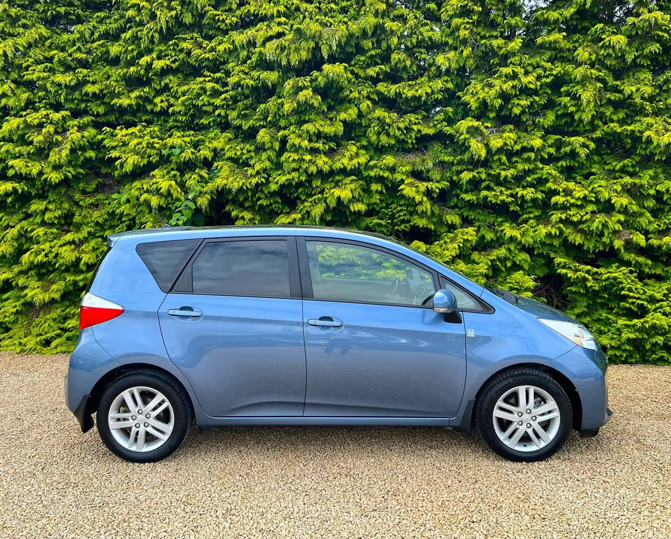 Toyota Verso-S 1.33 VVT-i Multidrive AUTOMATIQUE PANORAMIQUE Blauw - 2