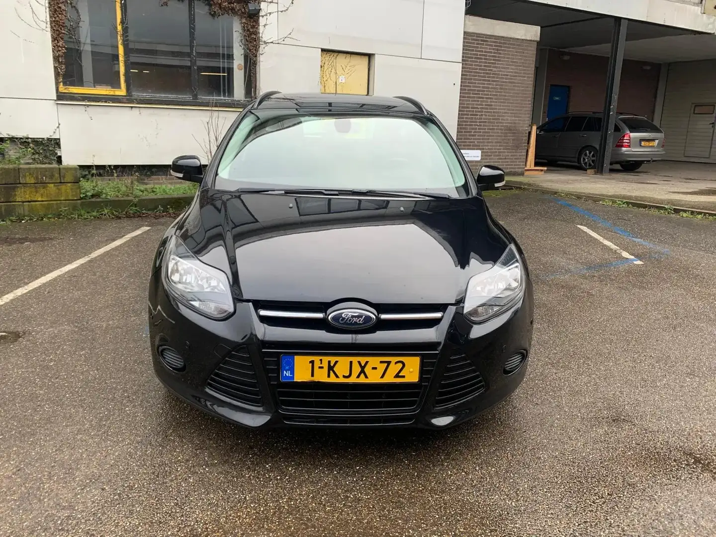 Ford Focus Wagon 1.0 EcoBoost Lease Trend Negro - 2