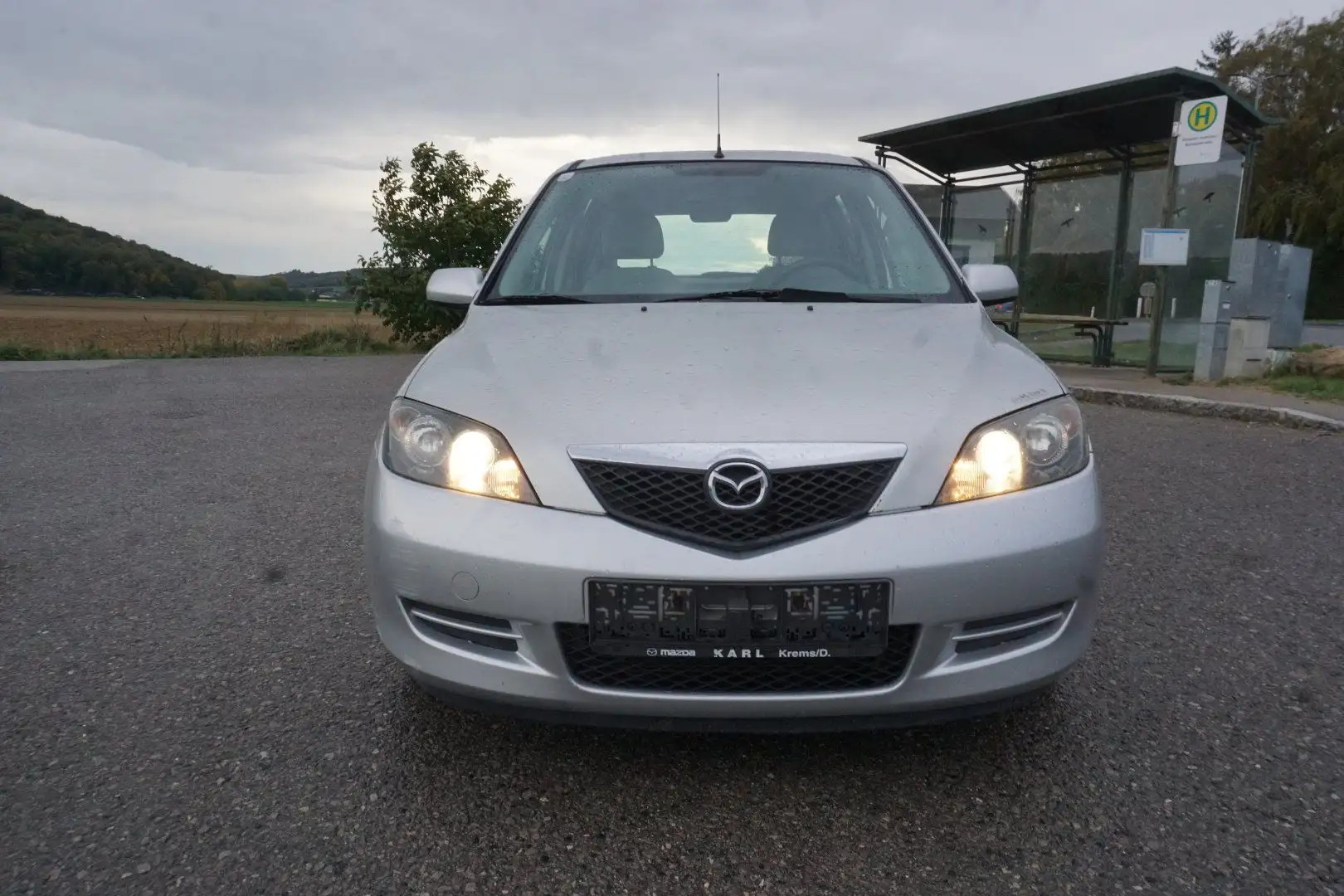 Mazda 2 1.4 CD 68 Silber - 2