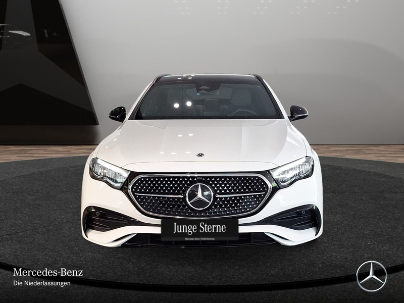 Mercedes-Benz E 220 d T AMG Pano Distr. Kamera Spurhalt-Ass PTS — photo 3