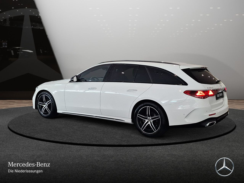 Mercedes-Benz E 220 d T AMG Pano Distr. Kamera Spurhalt-Ass PTS — photo 10