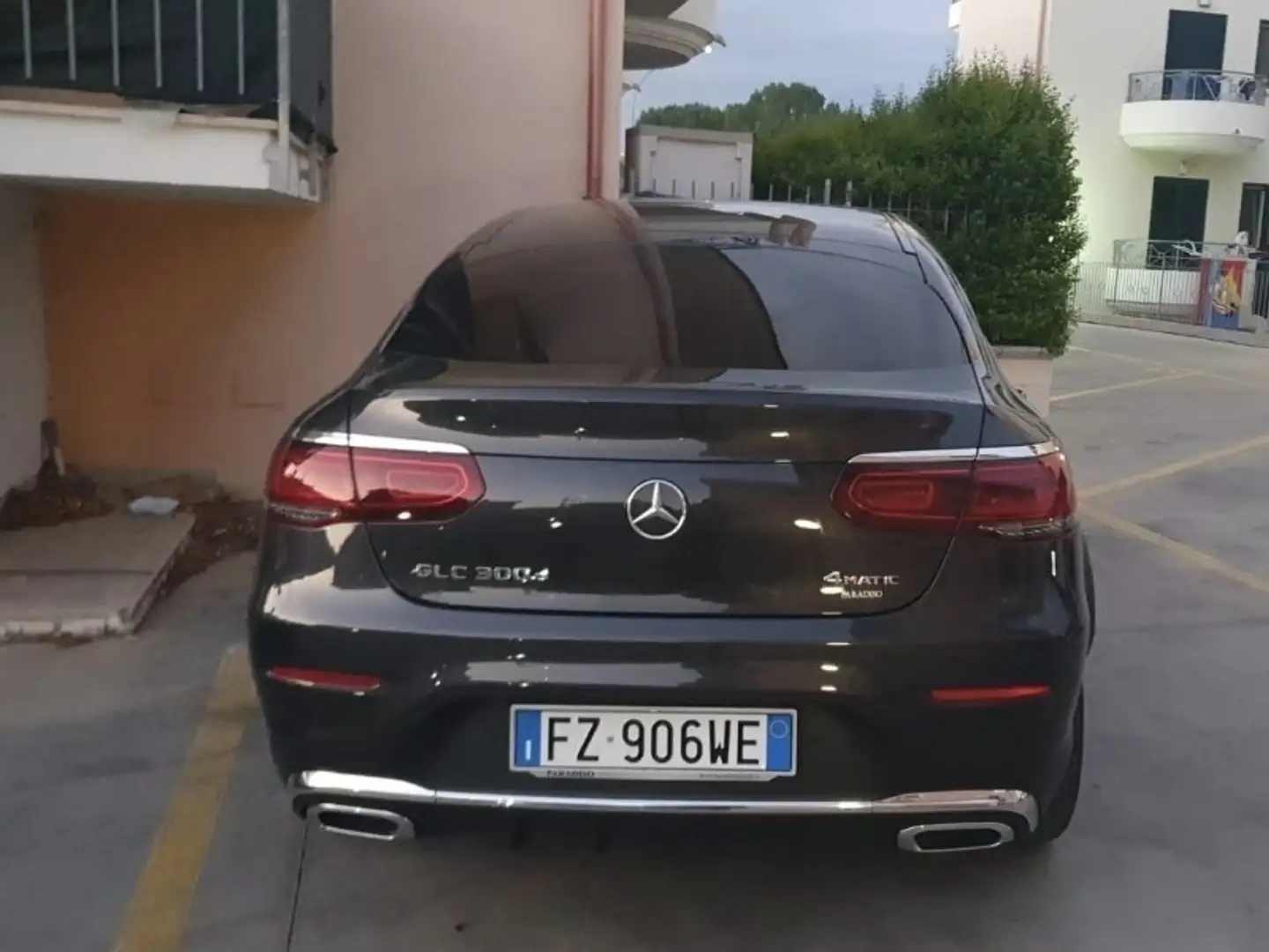 Mercedes-Benz GLC 300 Coupe d Premium 4matic auto Grijs - 2