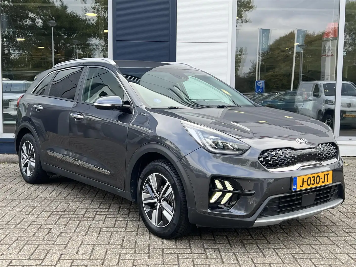 Kia Niro 1.6 GDi PHEV 141pk DCT6 DynamicPlusLine | Stoelver Grau - 2