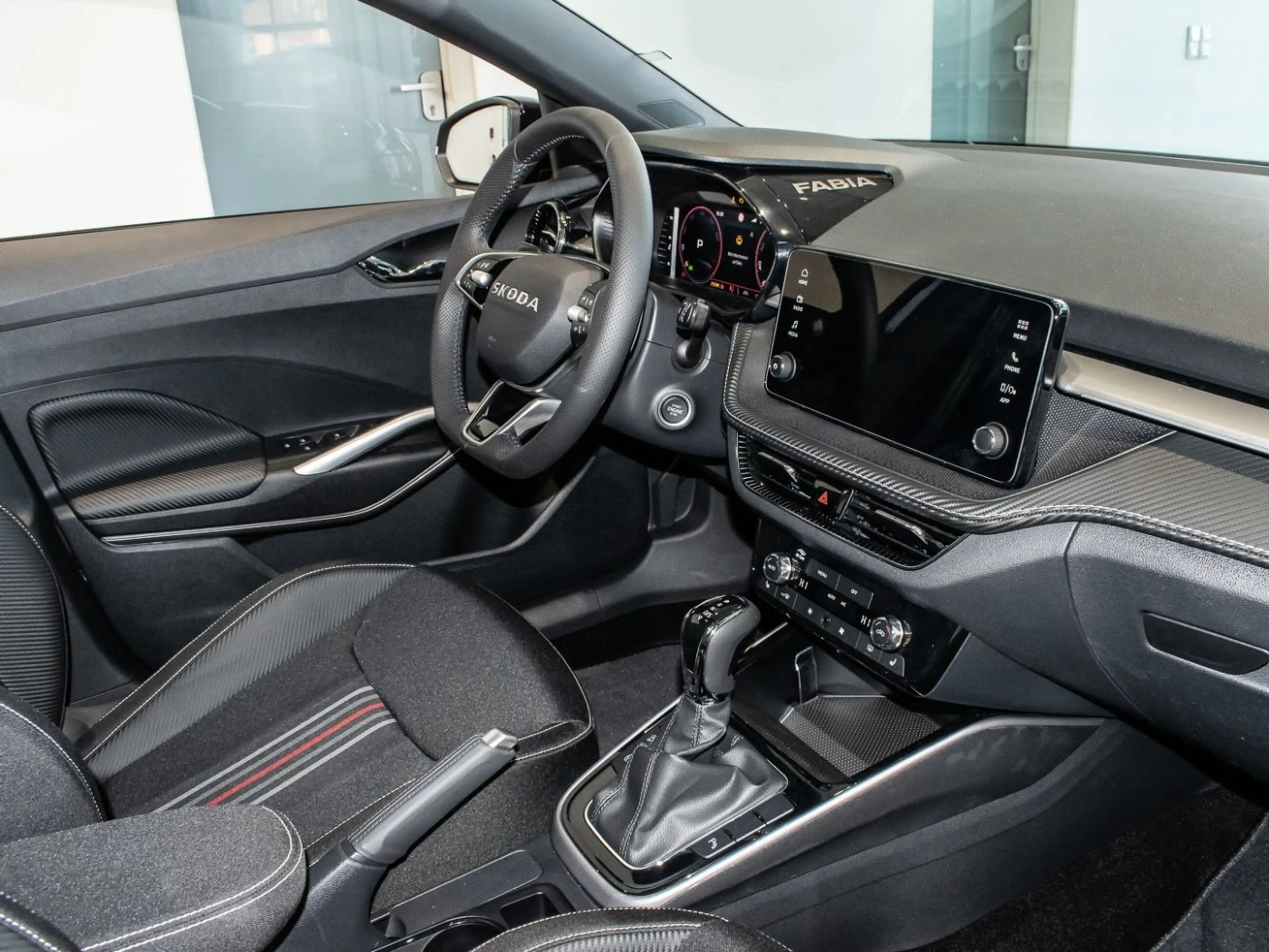 Skoda Fabia 1.5 TSI DSG 130Edition NAVI ACC KAM KEYLESS — photo 8