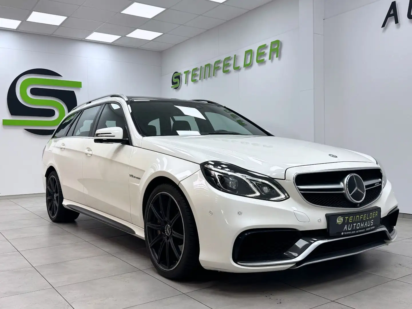 Mercedes-Benz E 63 AMG S / DRIVERS / PANOR./ KERAMIK / CARBON Blanc - 1