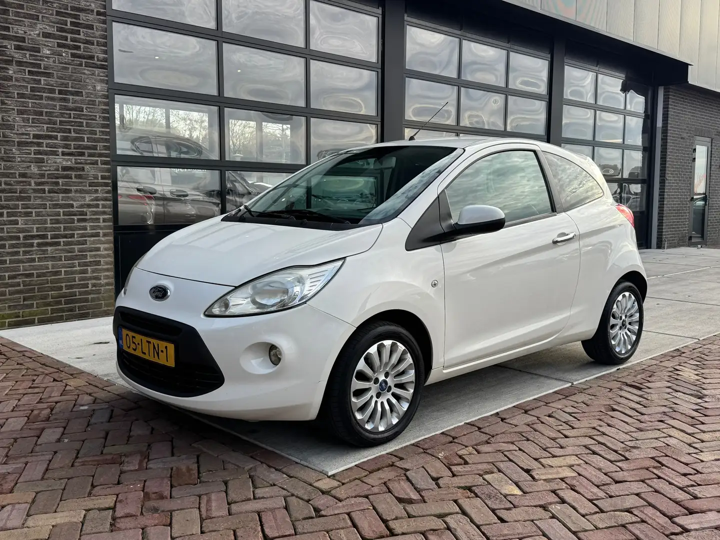 Ford Ka/Ka+ 1.2 Titanium X | Airco | Radio | elektrische ramen Wit - 1