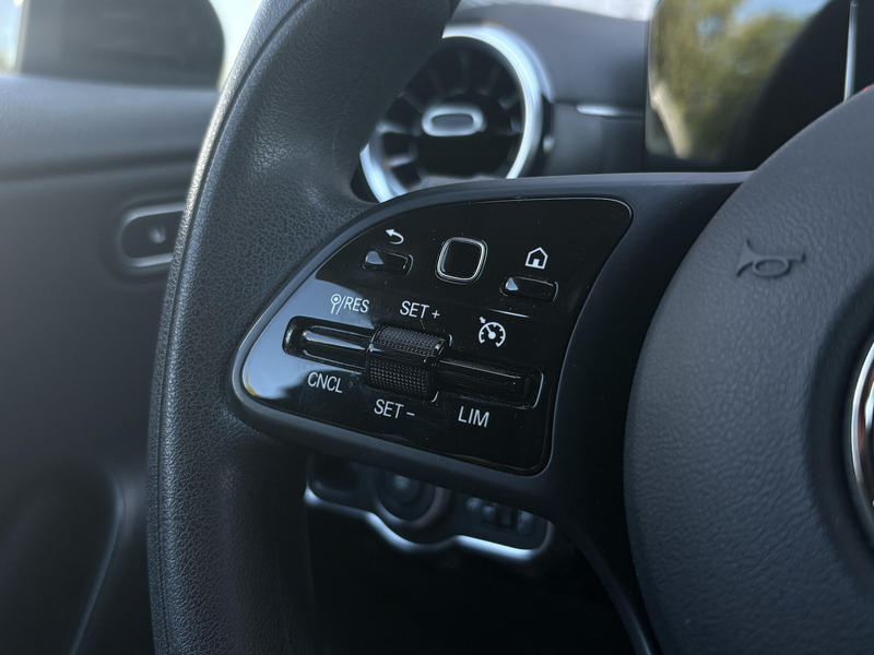 Mercedes-Benz CLA 180 BUSINESS-PAKET/NAVI/DAB — photo 23