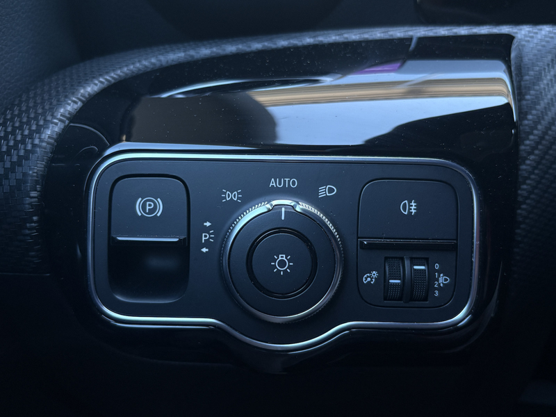 Mercedes-Benz CLA 180 BUSINESS-PAKET/NAVI/DAB — photo 24