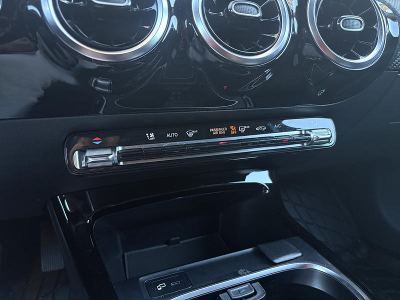 Mercedes-Benz CLA 180 BUSINESS-PAKET/NAVI/DAB — photo 21