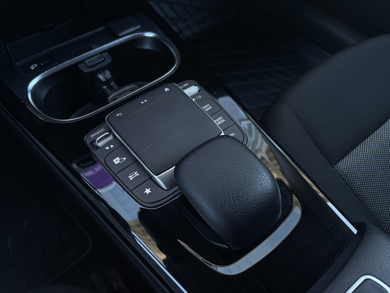 Mercedes-Benz CLA 180 BUSINESS-PAKET/NAVI/DAB — photo 20