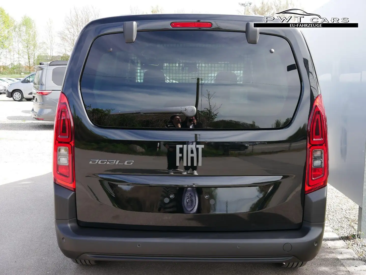 Fiat Doblo BlueHDI Combi L2 1.5 *PDC HINTEN*KLIMA*DAB*TEMP... Schwarz - 2
