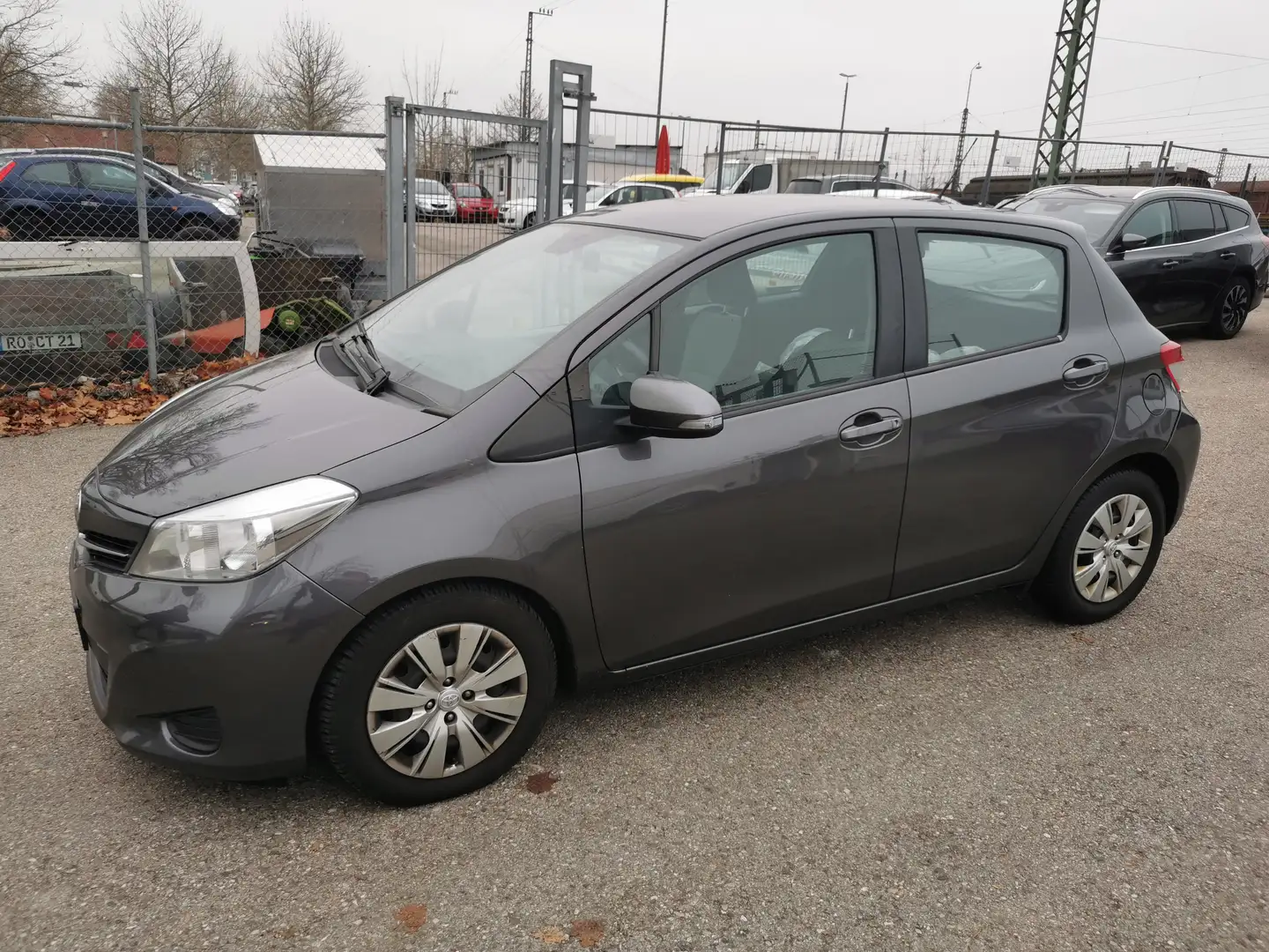 Toyota Yaris Yaris 1.4 D-4D Sol Gri - 1