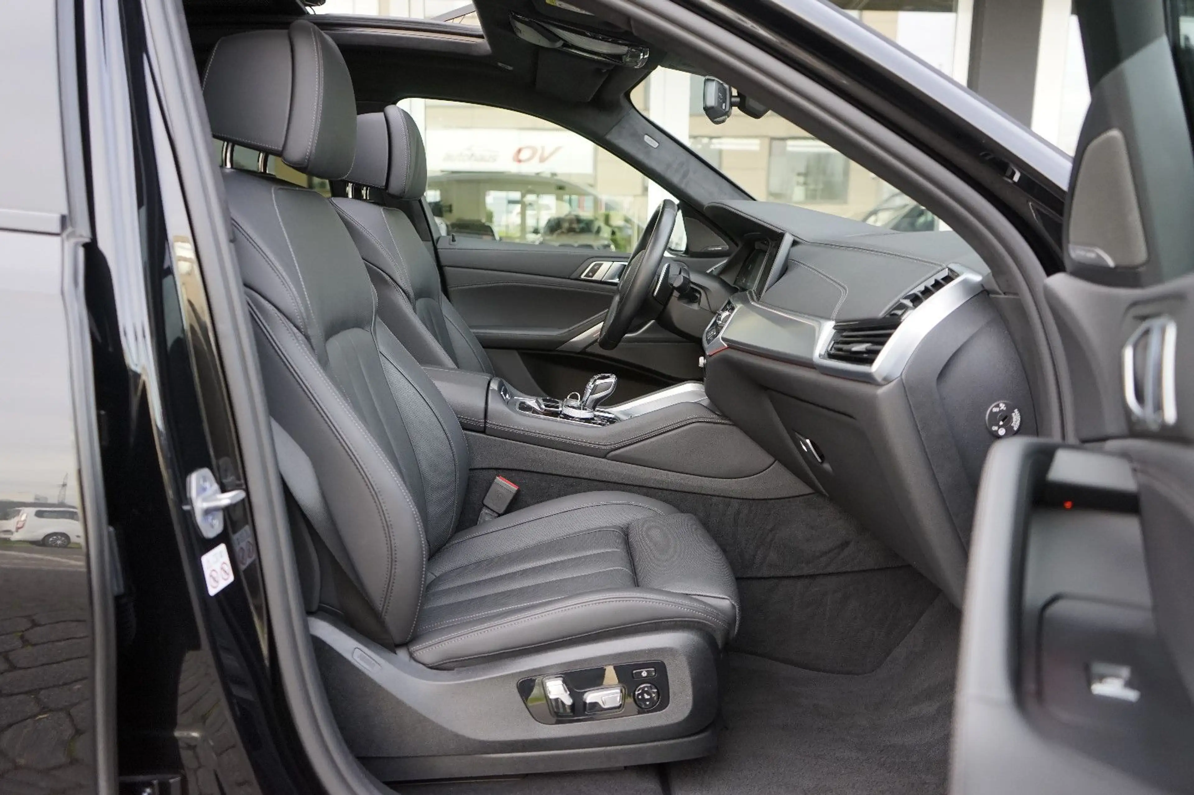 BMW X6 40xd M Sport*3xTV*Carbon*Massage*ACC*PanoSKY* — photo 8