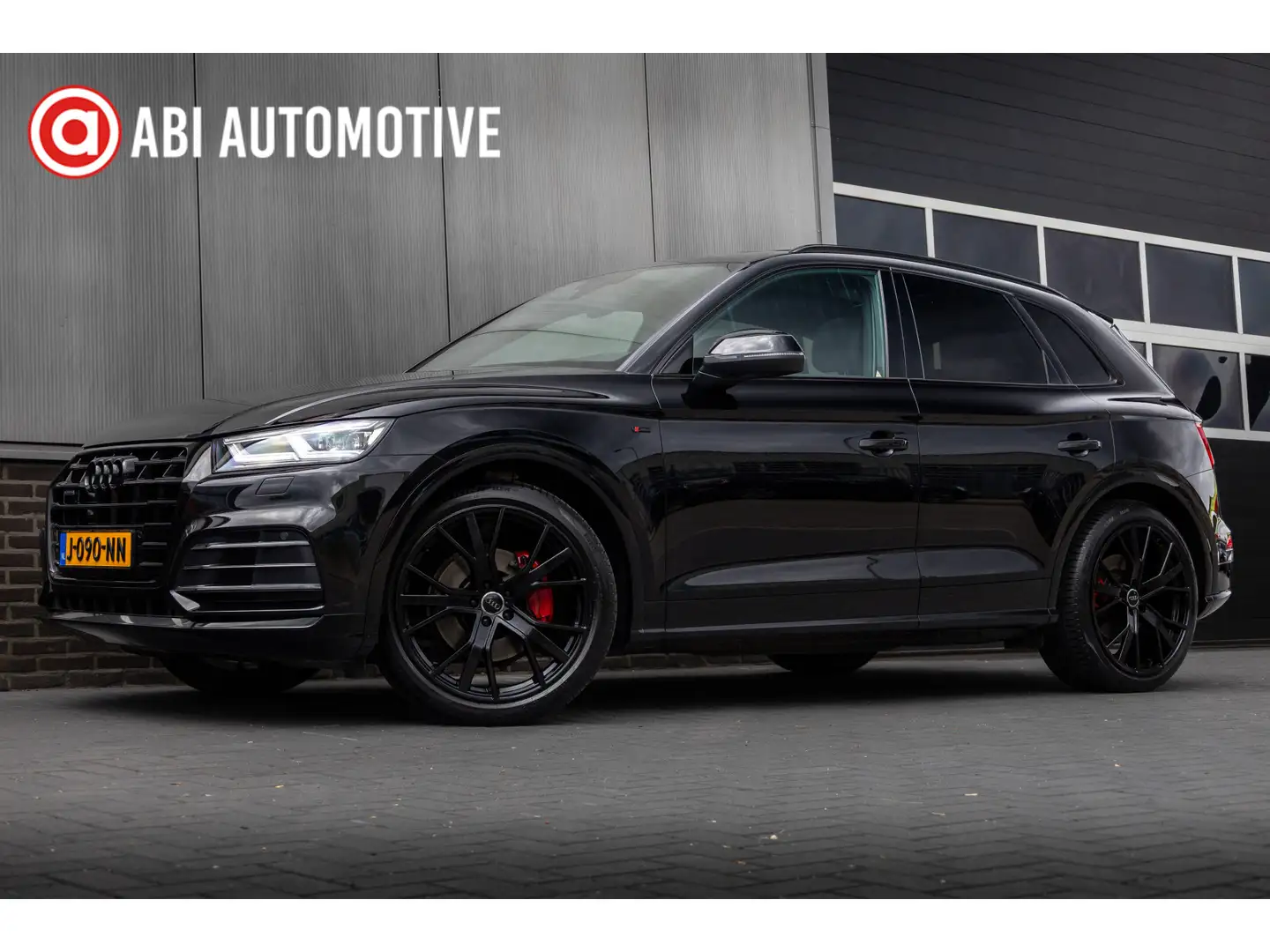 Audi Q5 2.0 TFSI 252 pk Quattro Launch Edition S-Line / Lu Zwart - 1
