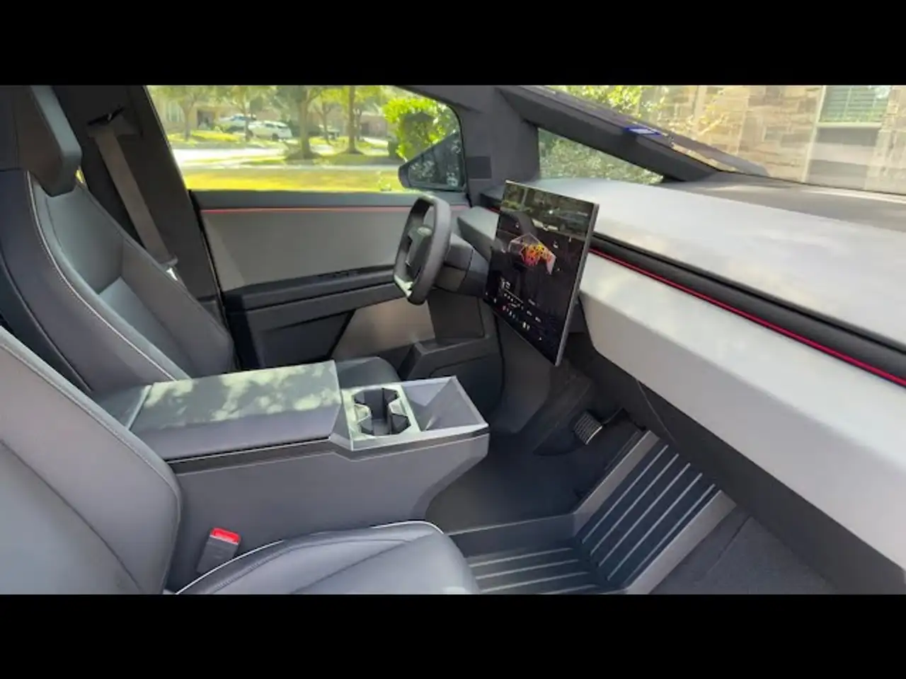 Tesla Cybertruck photo Tesla Cybertruck
