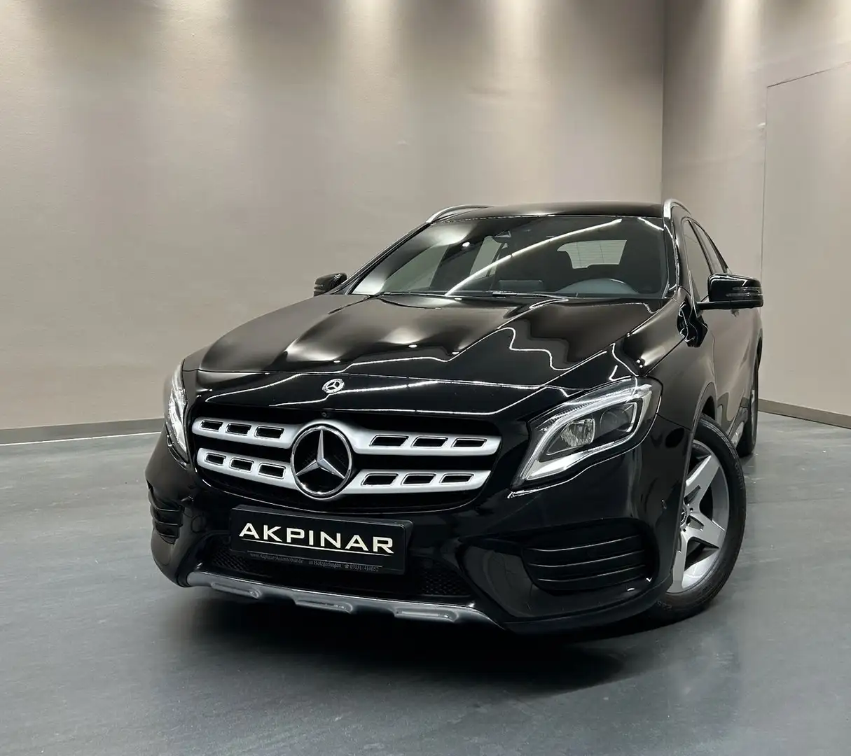 Mercedes-Benz GLA 180 GLA180 7G *AMG LINE*360°+NAVI*LED*DAB* Negro - 1