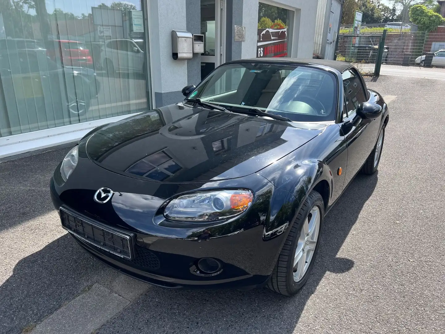 Mazda MX-5 1.8 Energy"2.Hand"Klimaaut."58.000 km"SHZ" Schwarz - 2