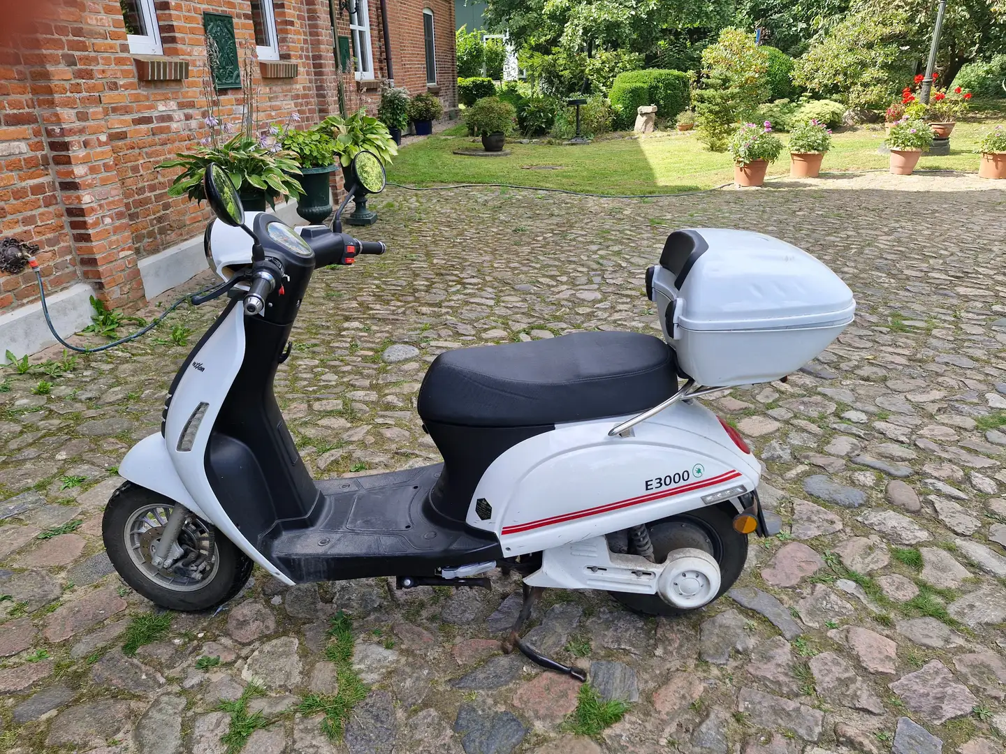 Luxxon 300S Typ MDBW01, Variante MD45D, Version MDBWA Biały - 1