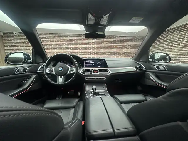 BMW X5 view 9