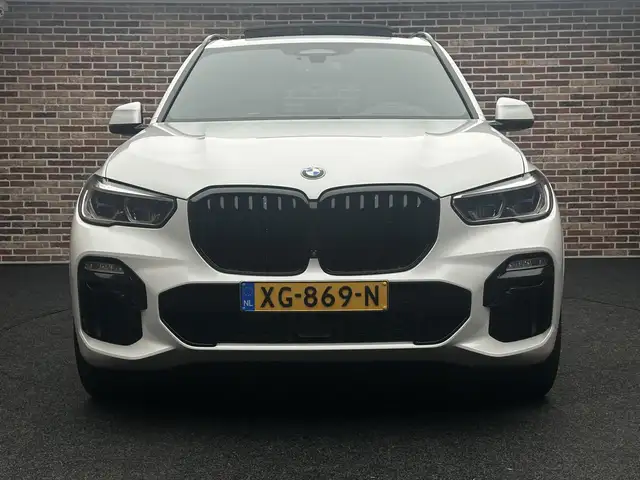 BMW X5 view 5