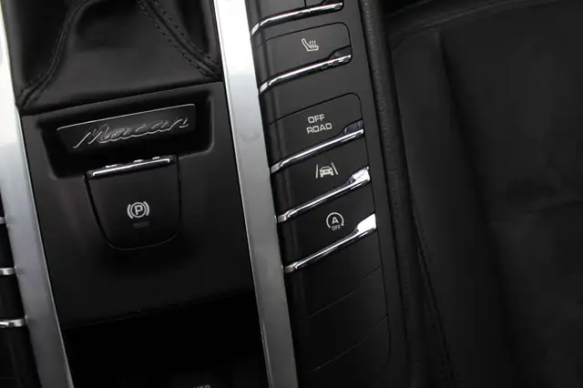 Porsche Macan view 27