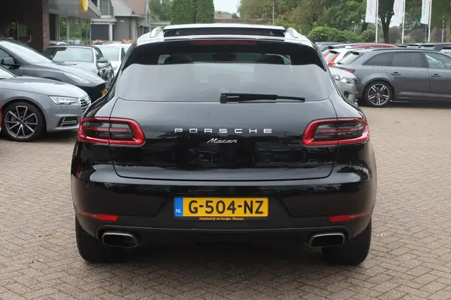 Porsche Macan view 15