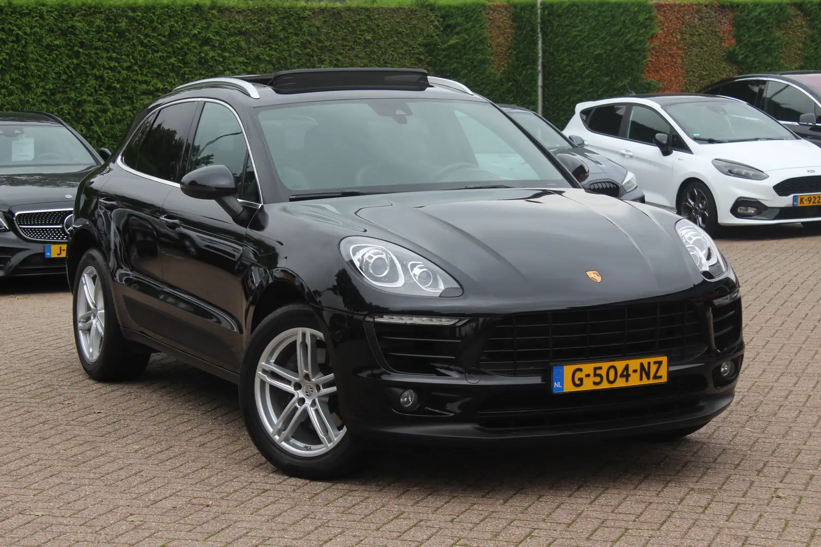 Porsche Macan 2.0 / Trekhaak / Panoramadak / Leder / Parkeerhulp Zwart - 1