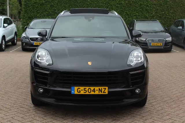 Porsche Macan view 8