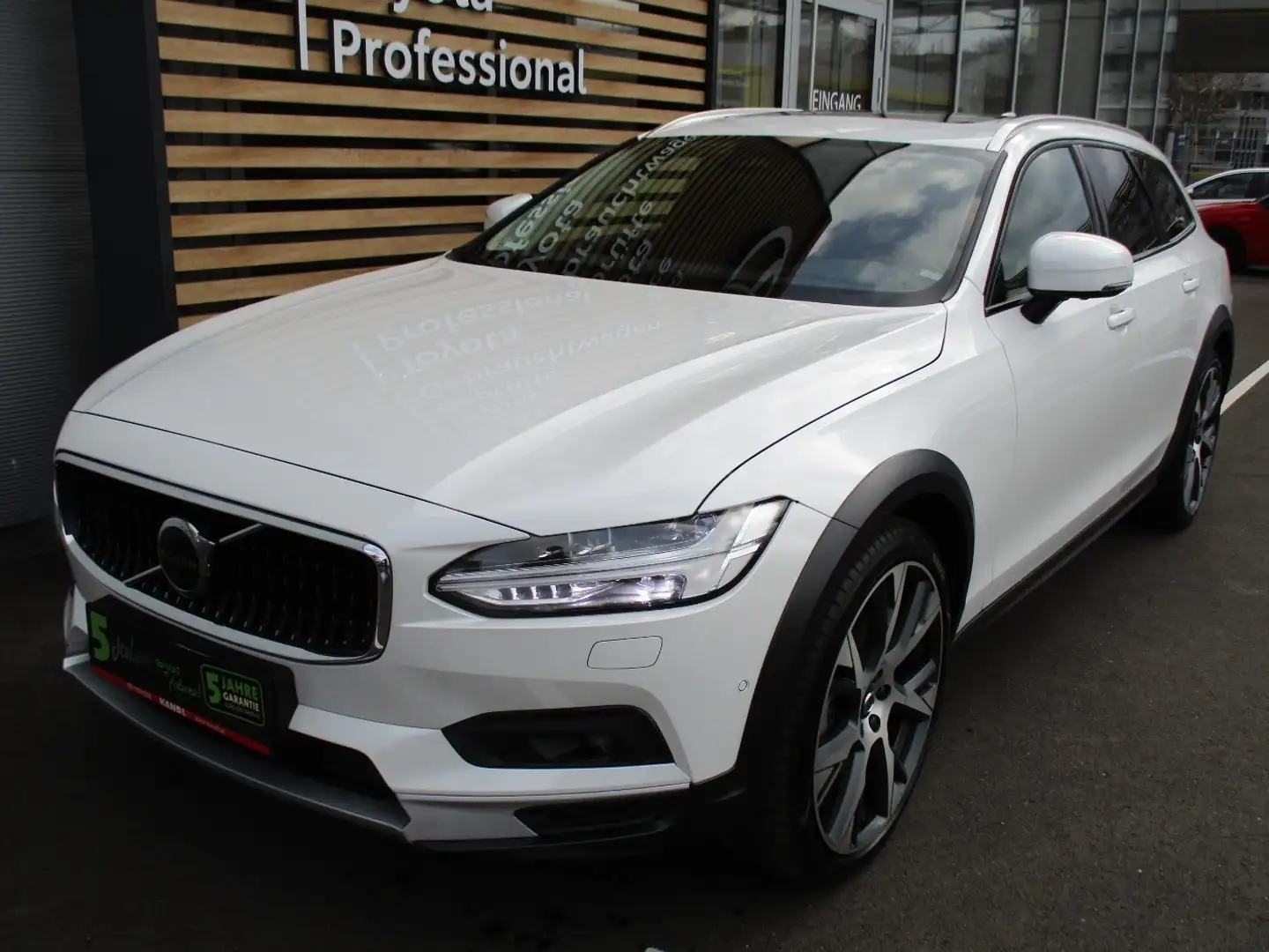 Volvo V90 Cross Country Plus B4 AWD Geartronic Alb - 2