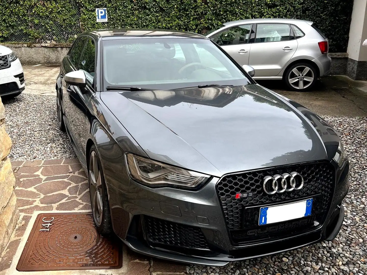 Audi RS3 Sportback 2.5 TFSI quattro s-tronic Šedá - 1