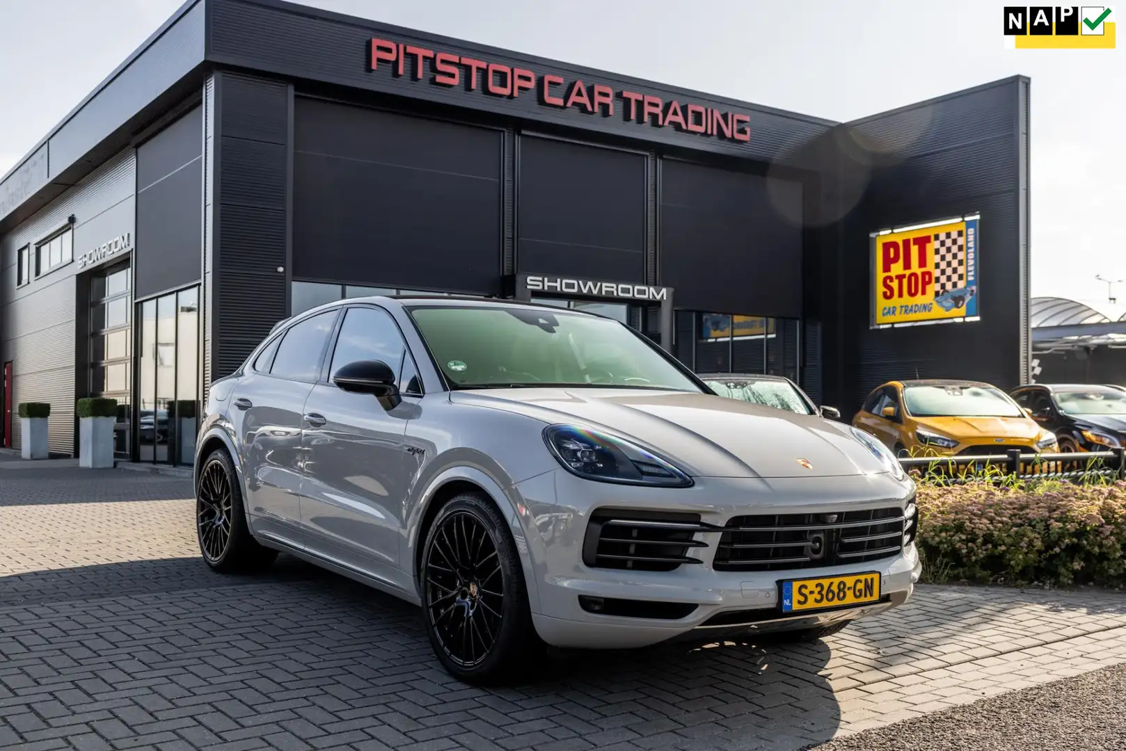Porsche Cayenne Coupé 3.0 E-Hybrid, Platinum, *Krijt*, Massage, NL Grijs - 1