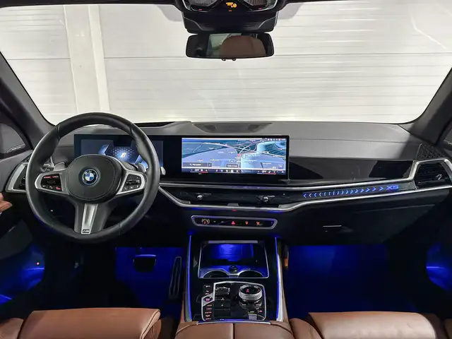 BMW X5 view 11