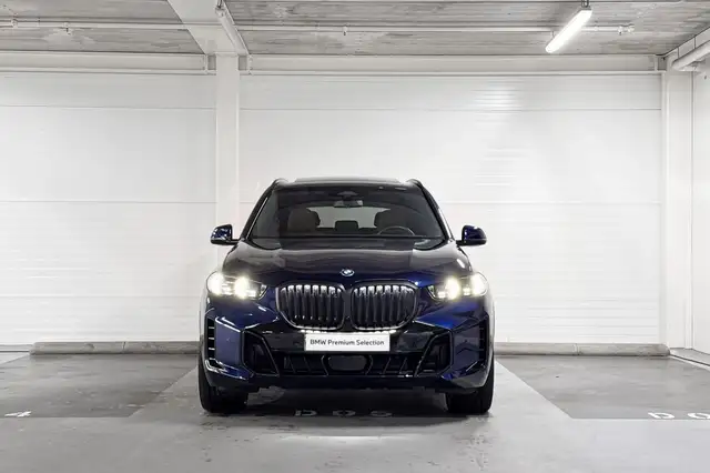 BMW X5 view 5