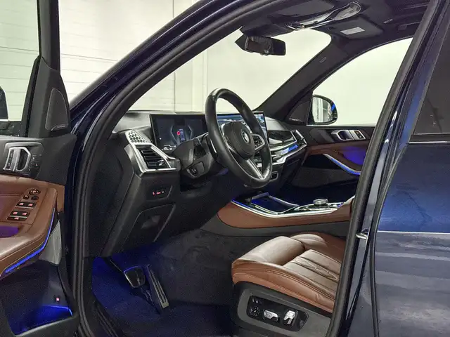 BMW X5 view 8