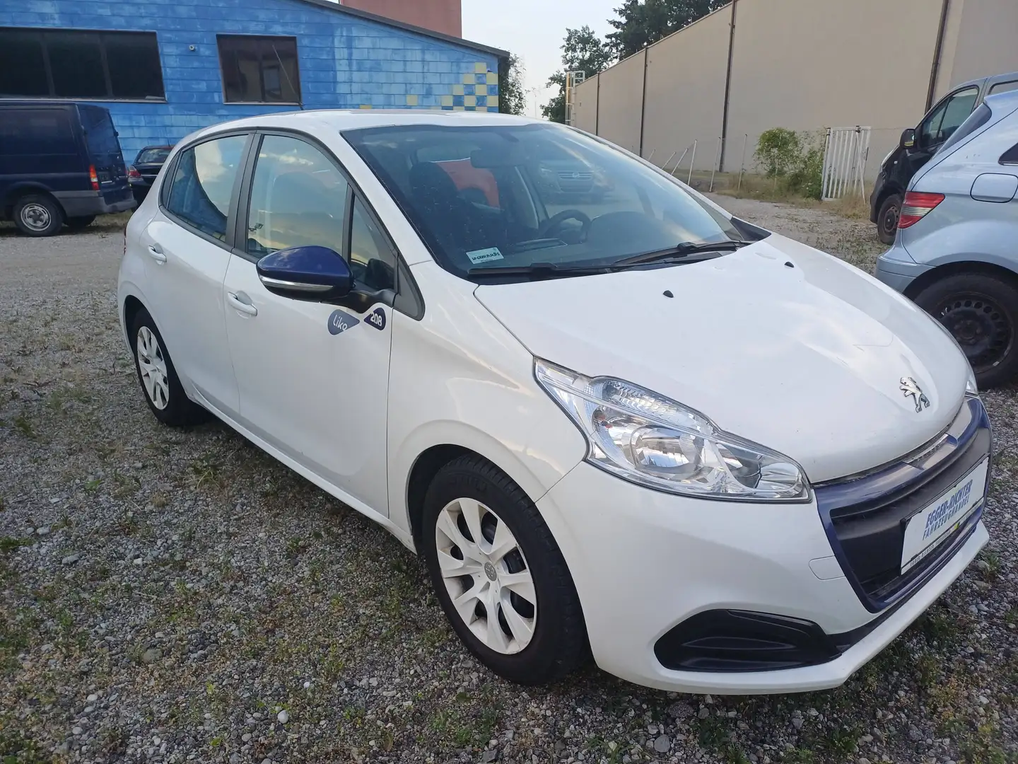 Peugeot 208 208 Like 1,0 PureTech 68 Like Weiß - 1