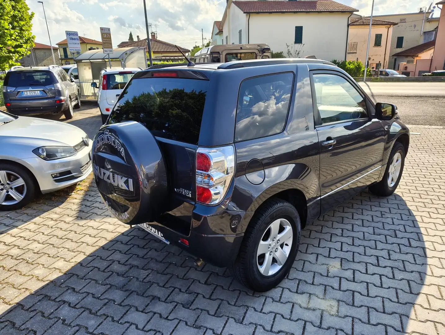 Suzuki Grand Vitara 1.9 DDIS 3 porte Grigio - 2