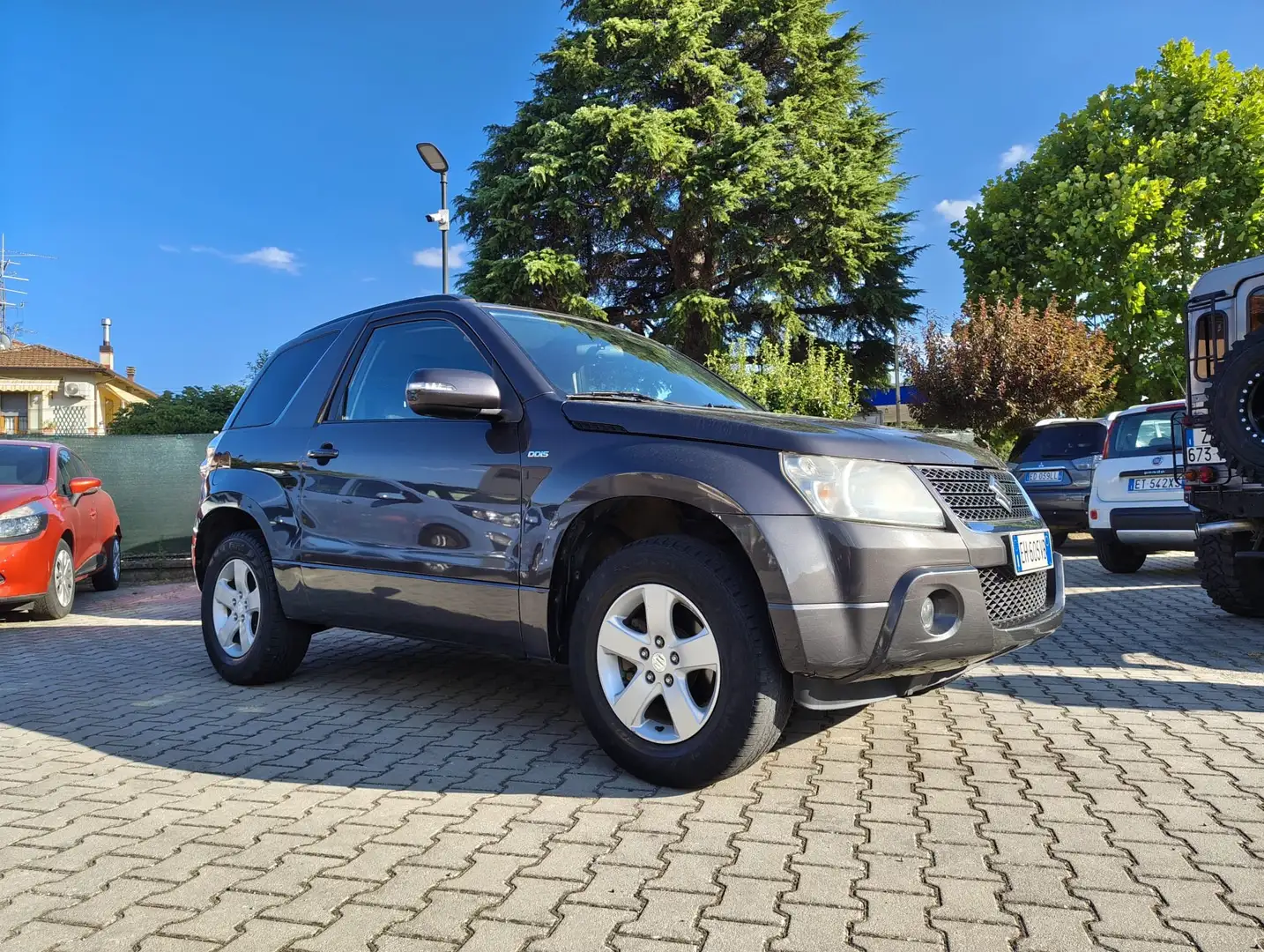 Suzuki Grand Vitara 1.9 DDIS 3 porte Grigio - 1
