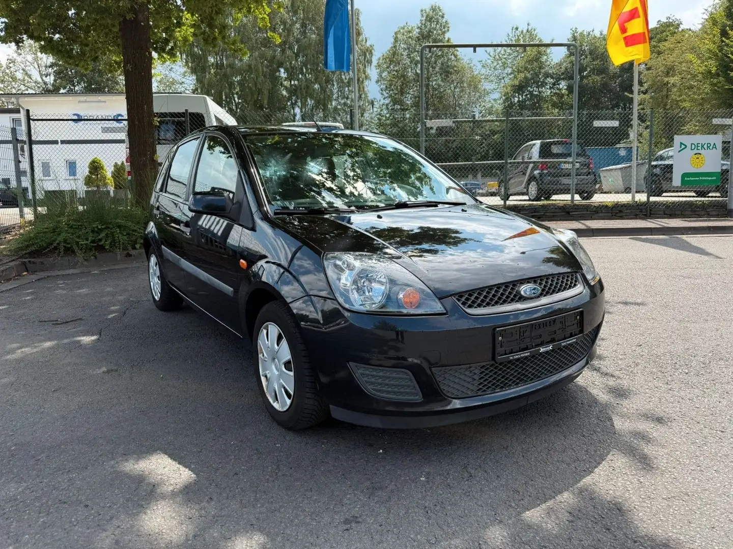 Ford Fiesta Fun X*Tüv NEU* Schwarz - 1