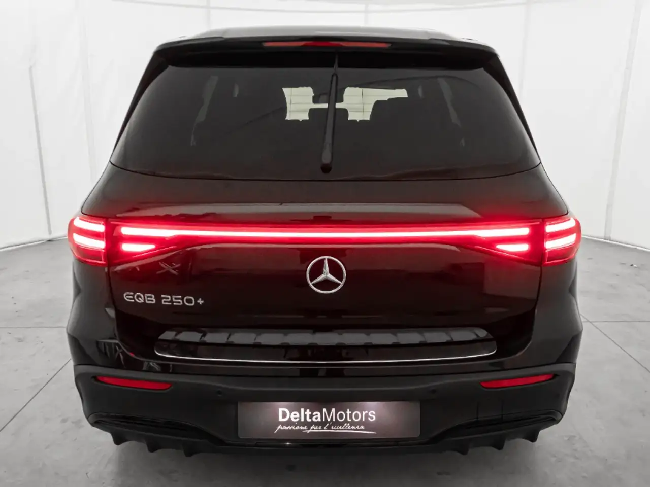 Mercedes-Benz EQB, миниатюра 7