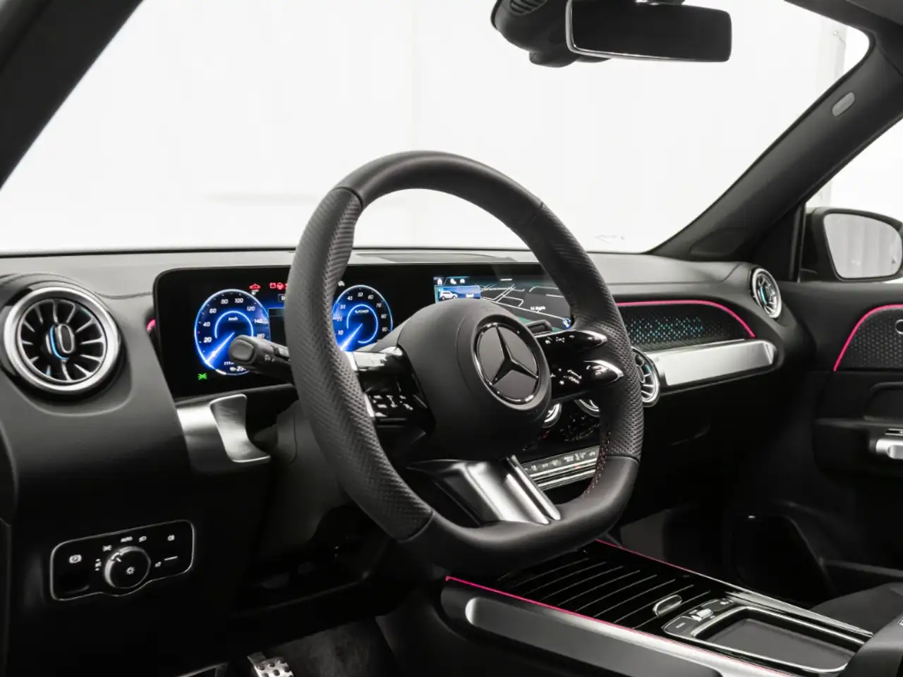 Mercedes-Benz EQB, миниатюра 12