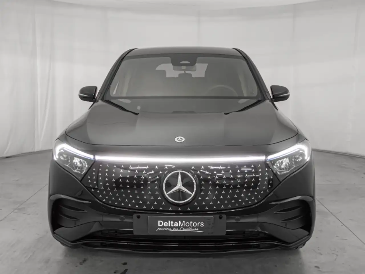 Mercedes-Benz EQB, миниатюра 3