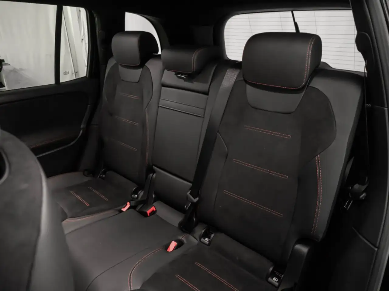 Mercedes-Benz EQB, миниатюра 11
