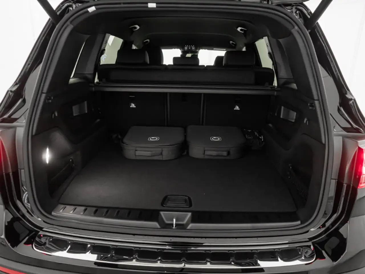 Mercedes-Benz EQB, миниатюра 8